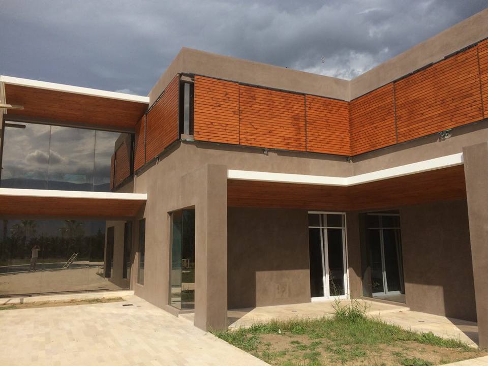 KOURASANIT-EXTERIOR